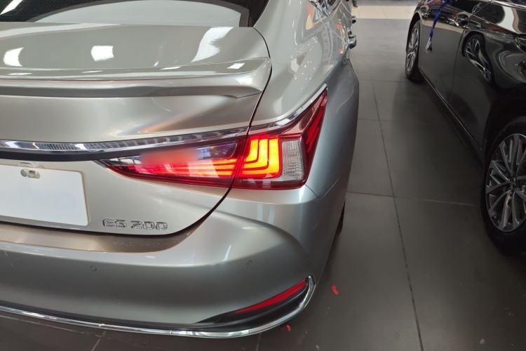 Used Lexus ES 2022 200 Excellence Edition

