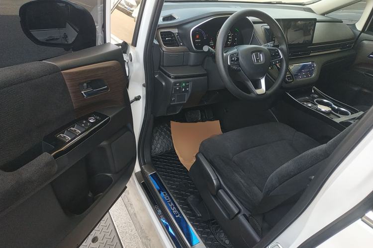 Used Honda Odyssey 2024 2.0L eHEV Sharp & Enjoy Edition
