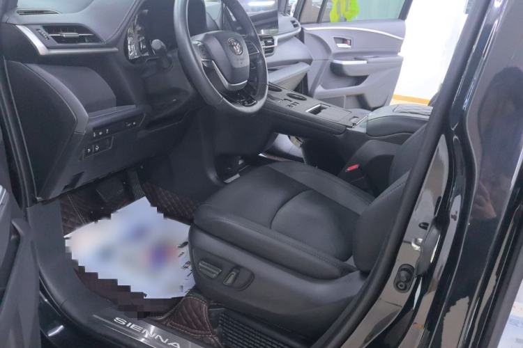 Used Toyota Sienna 2021 2.5L Hybrid Premium Edition