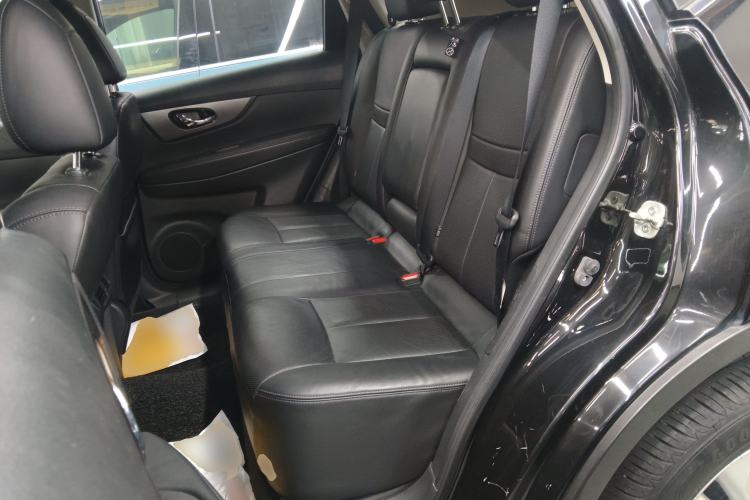 Used Nissan X-Trail 2015 2.0L CVT Comfort MAX Edition 2WD
