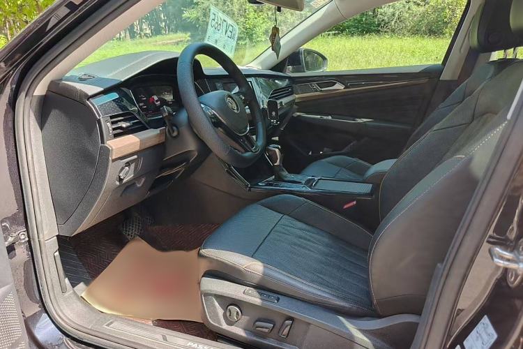 Used Volkswagen Passat 2019 330TSI Luxury Edition China VI Standard
