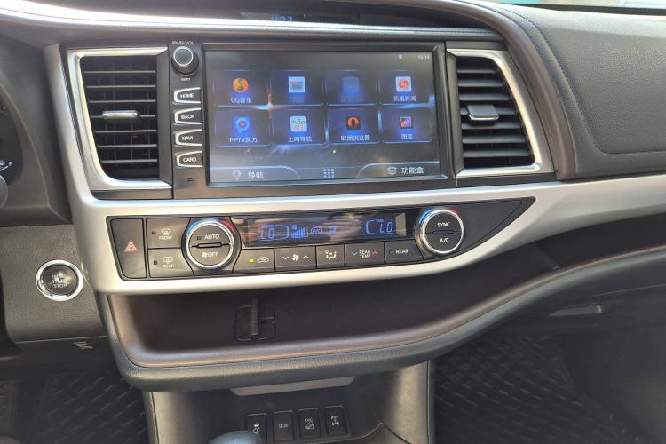 Used Toyota Highlander 2018 2.0T Four-Wheel Drive Luxury Version 7 Seats China VI Standard
