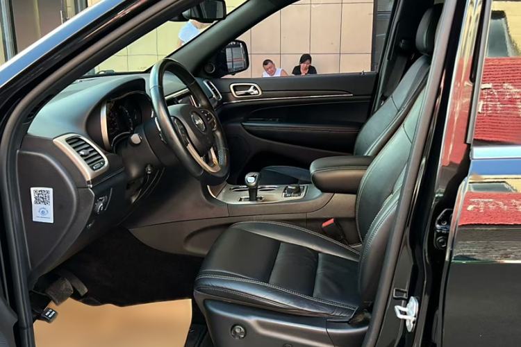 Used  Grand Cherokee 2015 3.0L Comfort Navigation Edition
