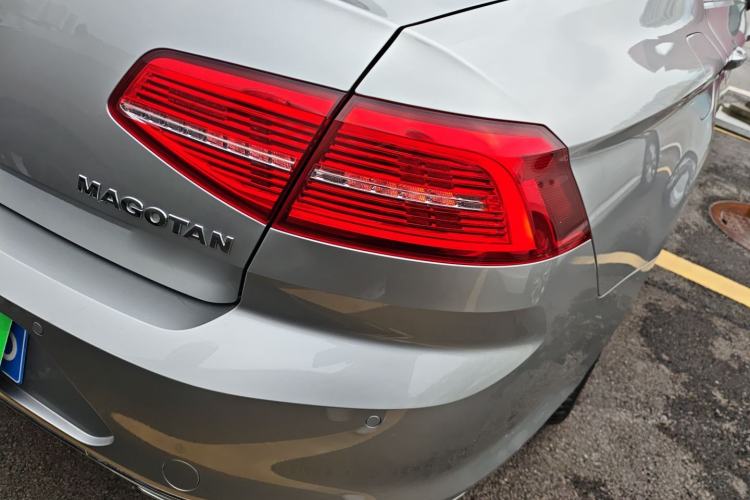 Used Volkswagen Magotan 2017 330TSI DSG Luxury Model
