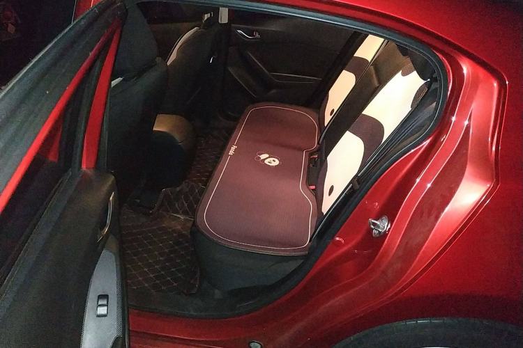 Used Mazda Mazda 3 Axela 2016 Sedan 1.5L Automatic Luxury Model