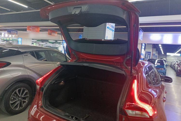 Used Volvo V40 2019 T3 Zhiyi Edition
