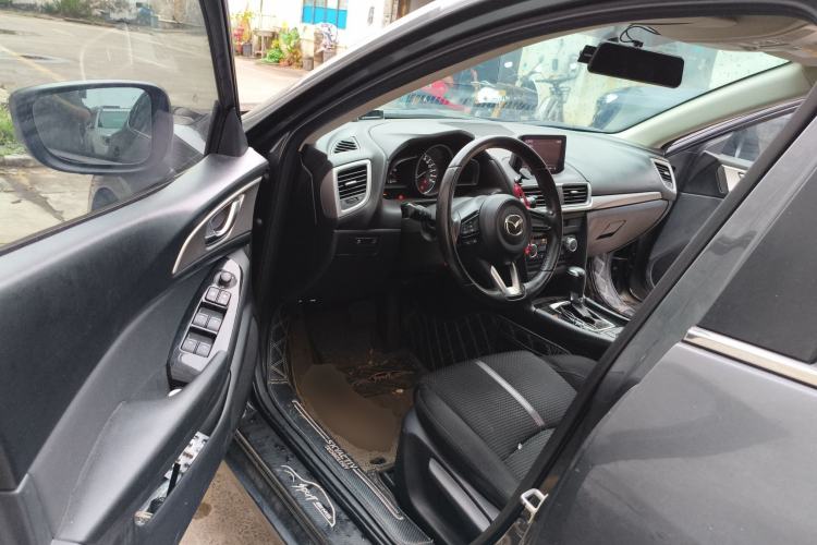 Used Mazda Mazda 3 Axela 2017 Hatchback 2.0L Automatic Luxury Model Emission Standard China V
