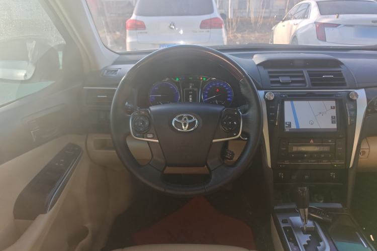 Used Toyota Camry 2015 Dual-Engine 2.5 HG Luxury Navigation Edition
