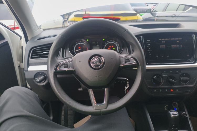 Used Skoda Kamiq 2020 1.5L Automatic Standard Edition
