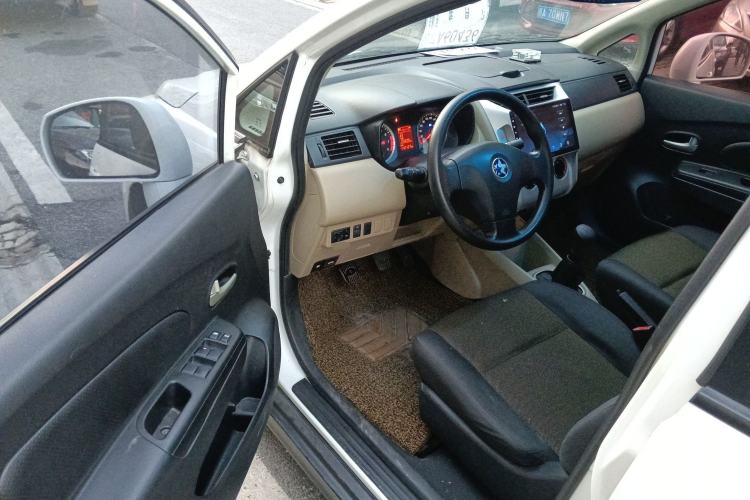 Used Venucia R50 2014 1.6L Manual Splendid Edition