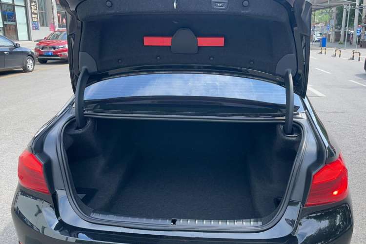 Used BMW 5 Series 2020 525Li Luxury Package