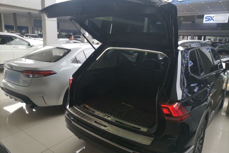 Used Volkswagen Tiguan L 2021 330TSI Automatic Two-Wheel Drive Smart Edition
