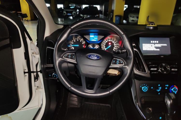 Used Ford Focus 2018 Sedan Classic 1.6L Automatic Trendy SmartDrive Edition
