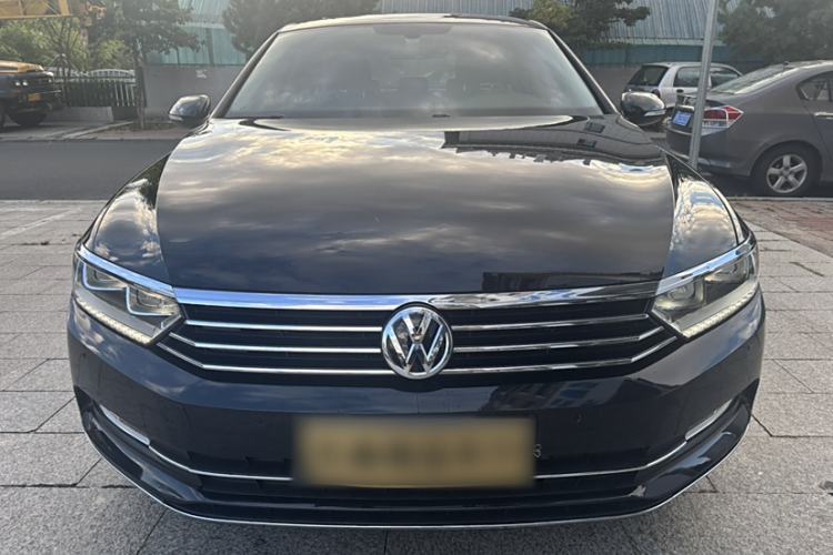 Used Volkswagen Magotan 2018 330TSI DSG Luxury Model
