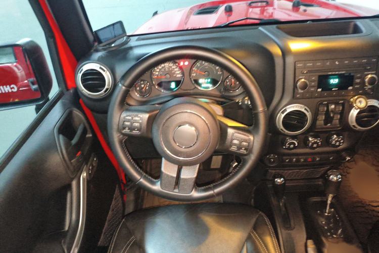 Used  Wrangler 2015 3.0L Sahara Four-Door Comfort Edition
