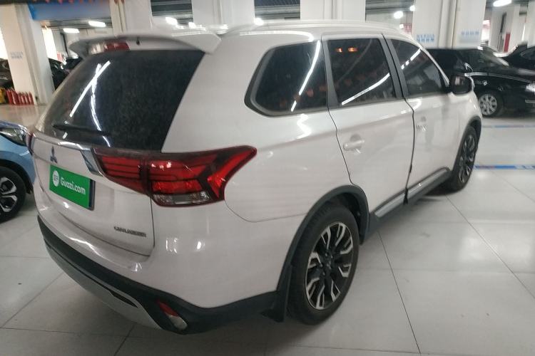 Used Mitsubishi Outlander 2019 2.0L Two-Wheel Drive Comfort Edition 5 Seats China VI Standard
