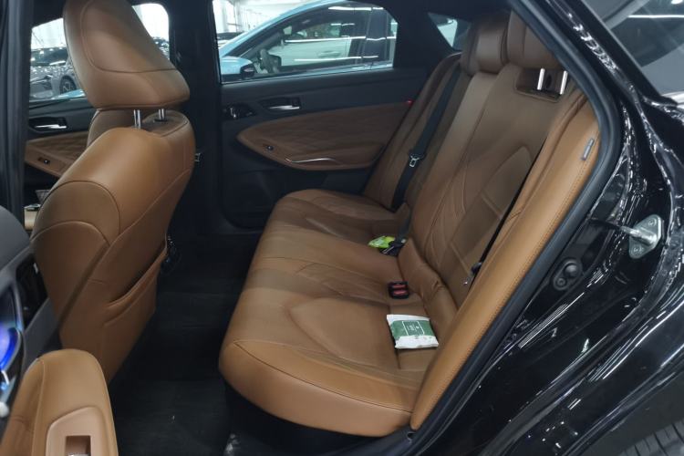 Used Toyota Avalon 2019 Dual-Engine 2.5L Limited Flagship Edition China VI Standard