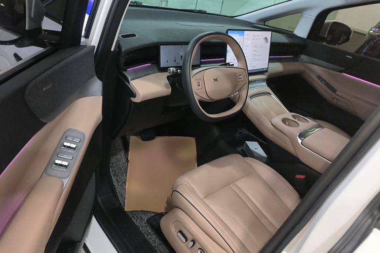 Used XPeng X9 2024 702 Ultra-Long Range Max
