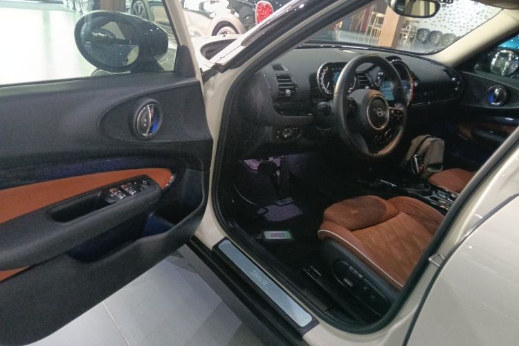 Used  Clubman 2022 1.5T COOPER Connoisseur
