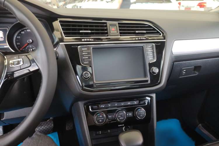 Used Volkswagen Tiguan L 2017 330TSI Automatic Two-Wheel Drive Luxury Edition
