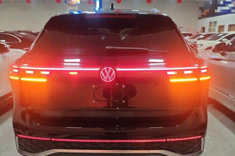 Used Volkswagen Tiguan L 2024 PRO 330TSI Two-Wheel Drive R-Line Prestige Edition
