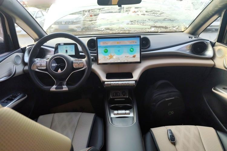 Used BYD Dolphin 2023 420 km Free Version
