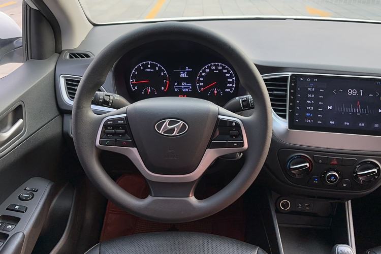 Used Hyundai Verna 2016 1.4L Manual Cool Edition GLS
