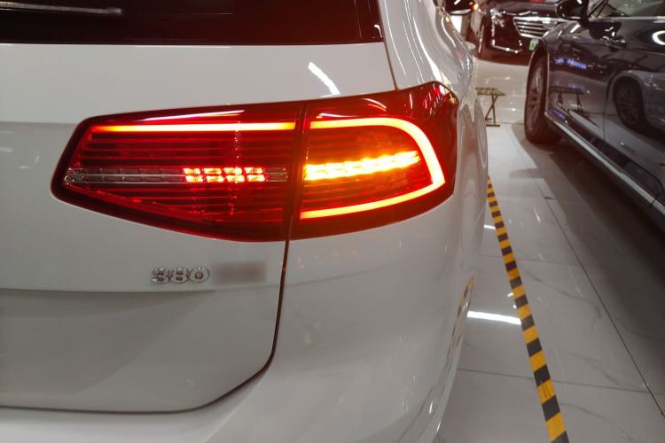 Used Volkswagen Variant 2017 380TSI Two-Wheel Drive Comfort Edition
