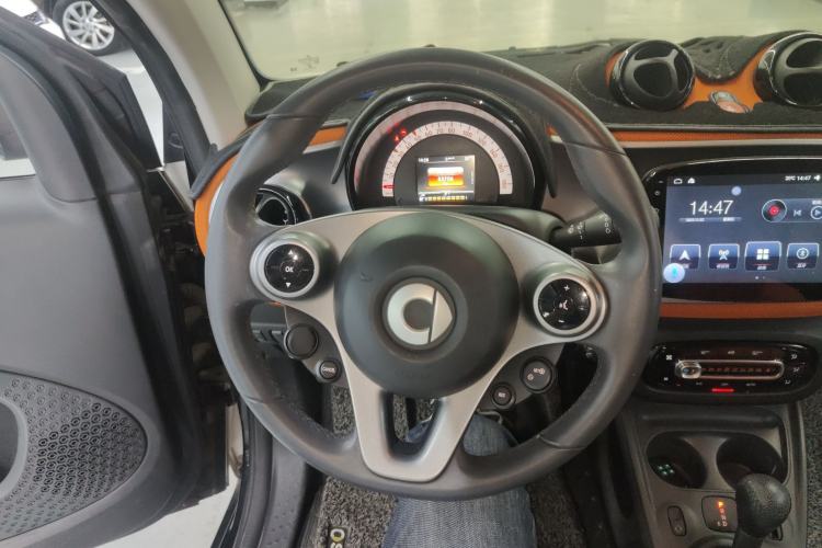 Used  fortwo 2015 1.0L 52 kW Hardtop Passion Edition
