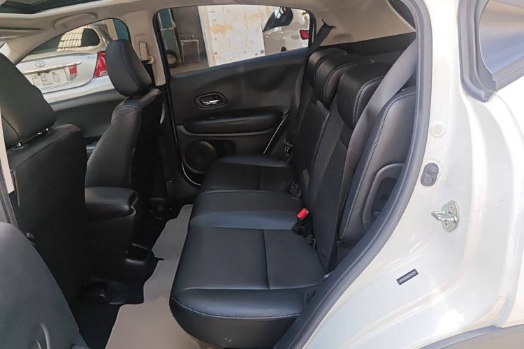 Used Honda Vezel 2017 1.8L CVT Front-Wheel Drive Pioneer Edition
