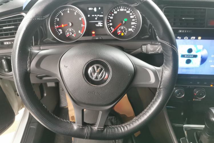 Used Volkswagen Golf 2018 1.6L Automatic Fashion Model
