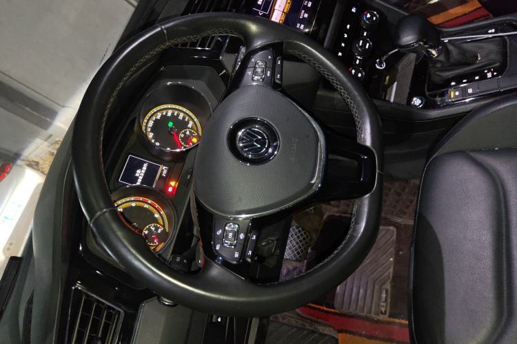 Used Volkswagen Tiguan L 2019 Revised Version 280TSI Automatic Two-Wheel Drive Panoramic Comfort Edition China VI Standard
