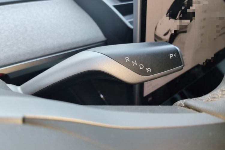 Used Tesla Model Y 2023 Rear-Wheel-Drive Version
