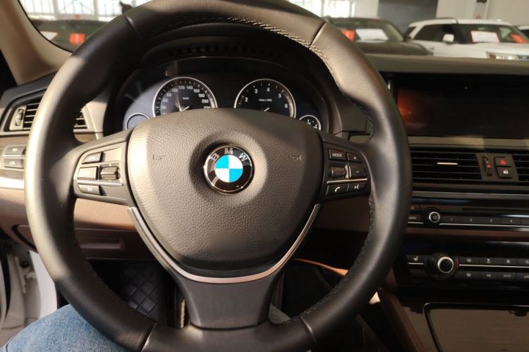 Used BMW 5 Series 2014 525Li Luxury Design Package
