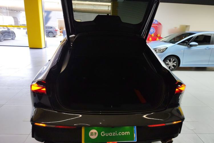 Used Changan UNI-V 2023 1.5T Prestige Model