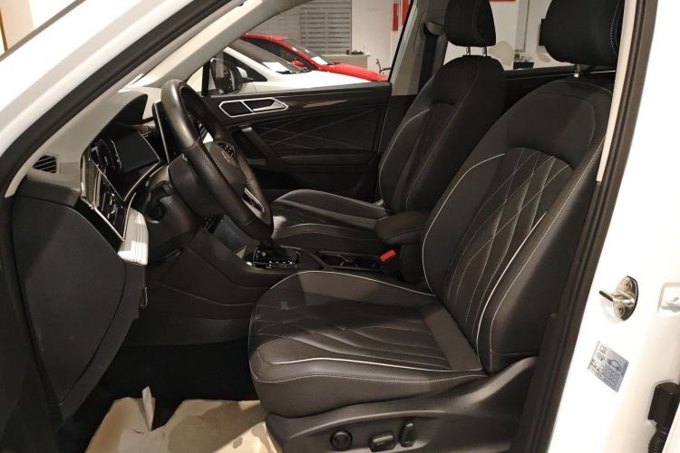 Used Volkswagen Tiguan L 2022 330TSI Automatic Two-Wheel Drive R-Line Enhanced Edition
