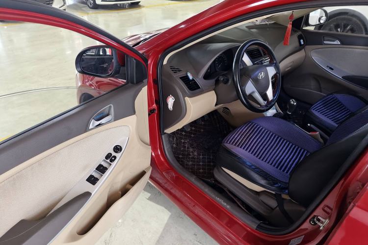 Used Hyundai Verna 2010 Sedan 1.4L Manual Comfort GS
