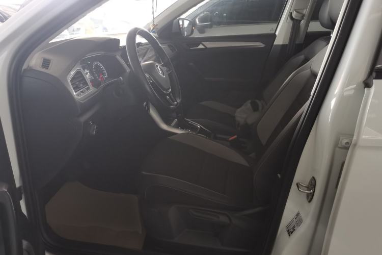 Used Volkswagen T-ROC 2021 280TSI DSG Two-Wheel Drive Elite Connect Edition
