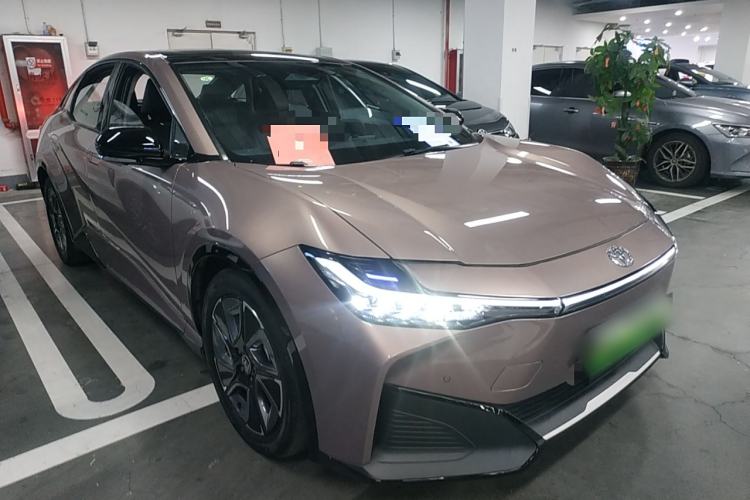 Used Toyota bZ3 2023 616 km Long-Range Premium
