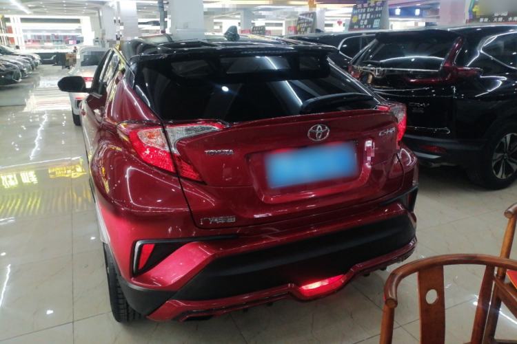 Used Toyota C-HR 2018 2.0L Leading with Sunroof China V Standard
