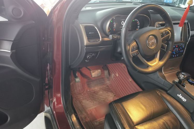 Used  Grand Cherokee 2015 3.0L Comfort Navigation Edition
