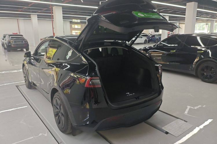 Used Tesla Model Y 2023 Rear-Wheel-Drive Version
