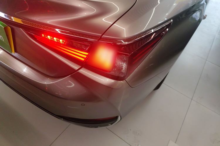 Used Lexus ES 2018 200 Excellence Edition China V Standard
