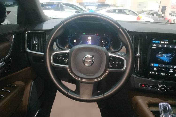Used Volvo S90 2024 B5 Zhiyuan Luxury Edition