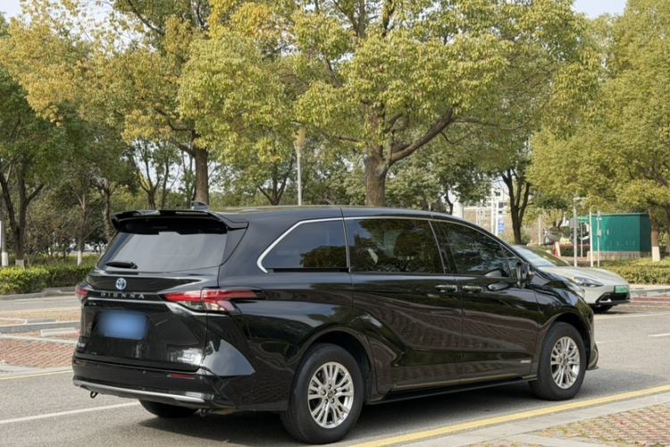 Used Toyota Sienna 2021 2.5L Hybrid Luxury Edition