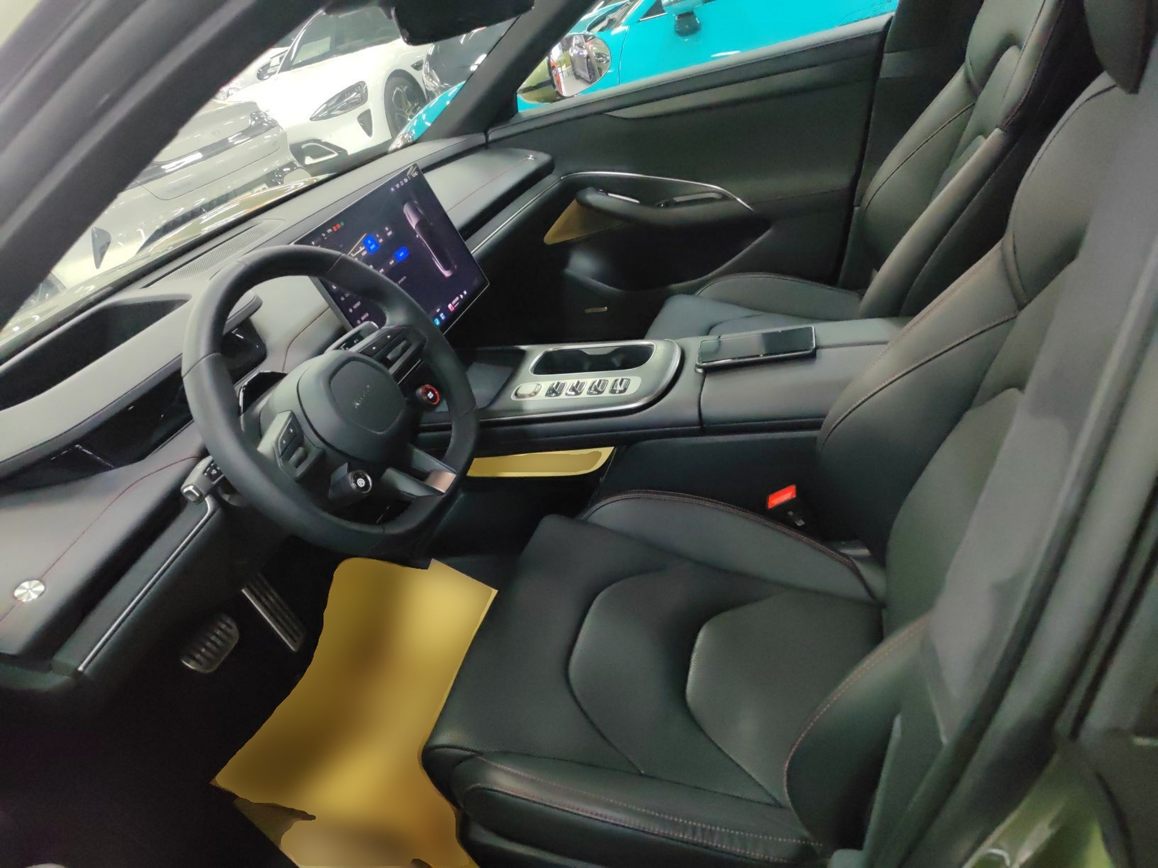 المقاعد الأمامية داخل السيارة