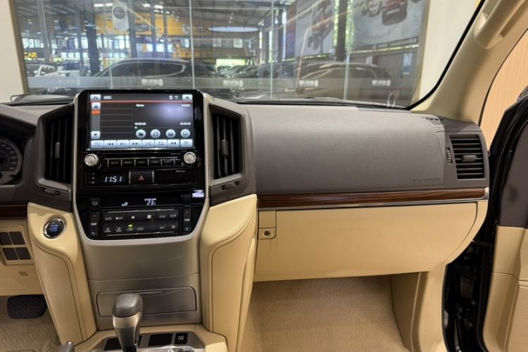 Used Toyota Land Cruiser 2017 4.0L Automatic Parallel Import