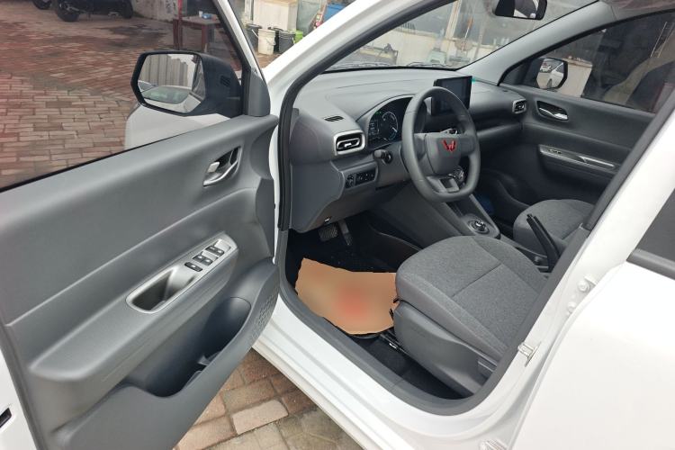 Used Wuling Hongguang New Energy 2025 Extended-Range Hybrid 50KM Comfort Version
