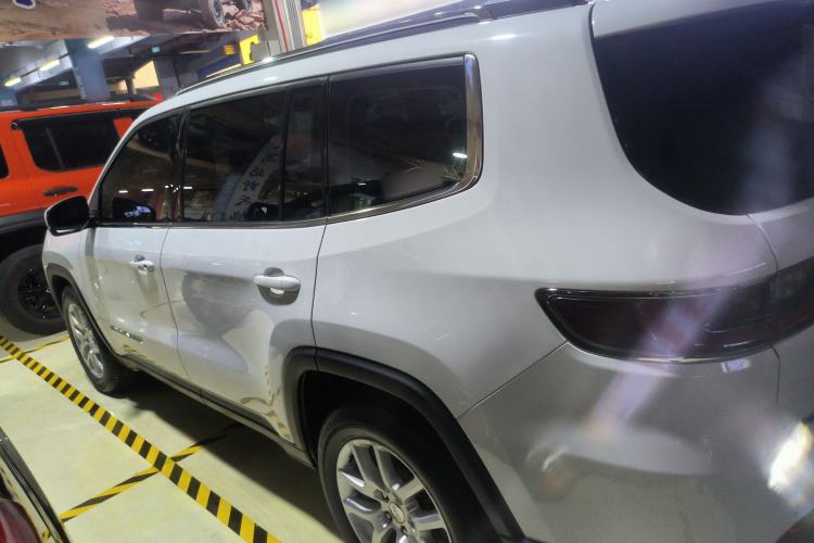 Used  Commander 2018 2.0T Two-Wheel Drive Enjoy Edition China V
