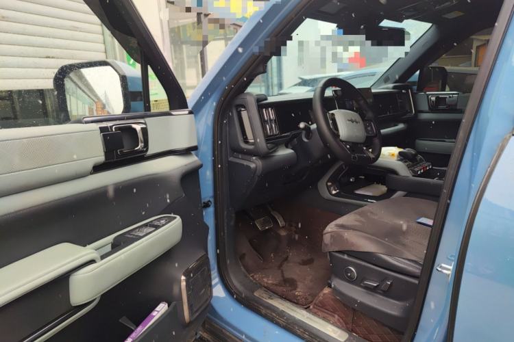 Used  Leopard 5 2023 Navigator Edition